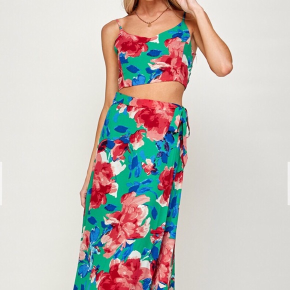 EnCreme Boho Floral Crop Top & Maxi Skirt - Picture 6 of 7